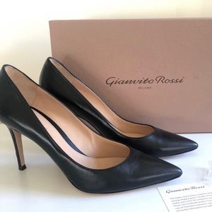 Gianvito Rossi Classic Black Leather Pumps - 39.5